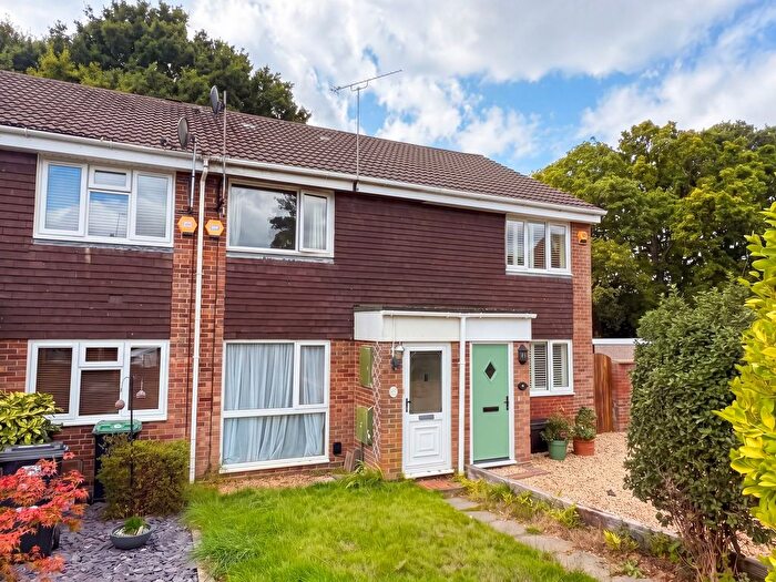 2 Bedroom Terraced House For Sale In Caledonia Drive, Dibden, SO45
