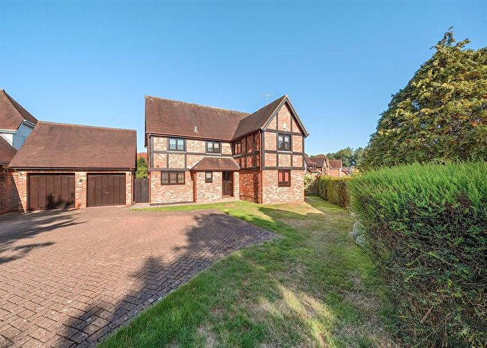 5 Bedroom Detached House To Rent In Heathcote, Tadworth, KT20