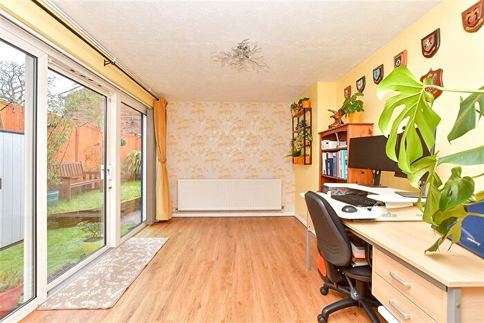 3 Bedroom Terraced House For Sale In Courtfield Avenue, Lordswood, Chatham, Kent, ME5