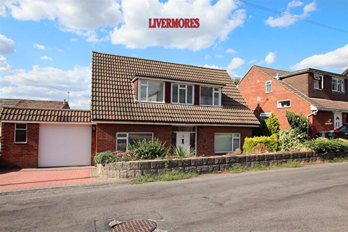4 Bedroom Chalet For Sale In Broad Lane, Wilmington, DA2