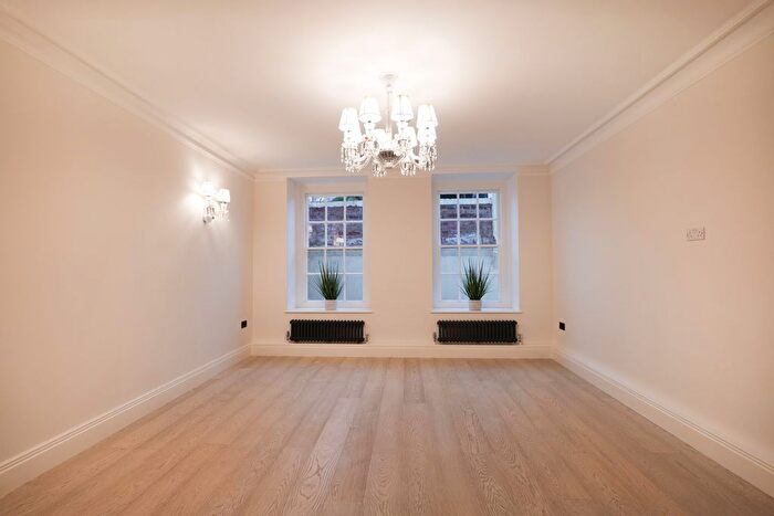 4 Bedroom Flat To Rent In St. Mary Abbots Court, Warwick Gardens, London, W14