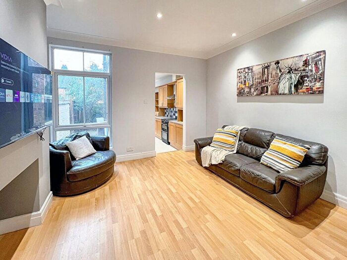 4 Bedroom Terraced House To Rent In Thurlow Road, Leicester, LE2