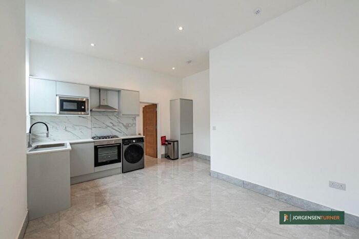 1 Bedroom Flat To Rent In Shoot Up Hill, London, NW2