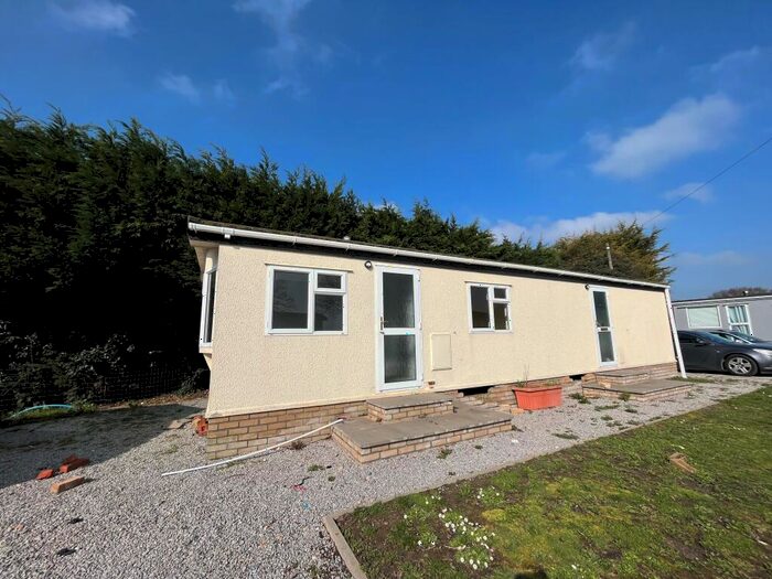 2 Bedroom Park Home To Rent In Woodfield Place, Great Bentley, CO7