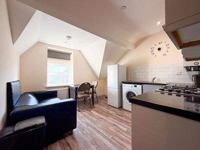 2 Bedroom Flat To Rent In Cyril Crescent, CF24