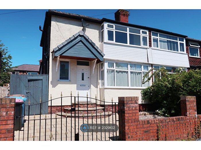 3 Bedroom Semi-Detached House To Rent In Dorchester Road, Swinton, Manchester, M27