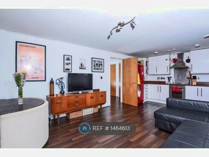 2 Bedroom Flat To Rent In Mono Lane, Feltham, TW13