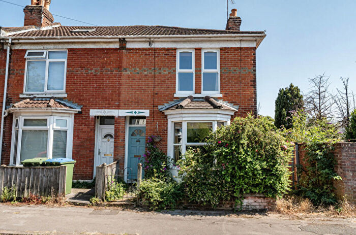 3 Bedroom End Of Terrace House For Sale In York Road, Shirley, Southampton, Hampshire, SO15