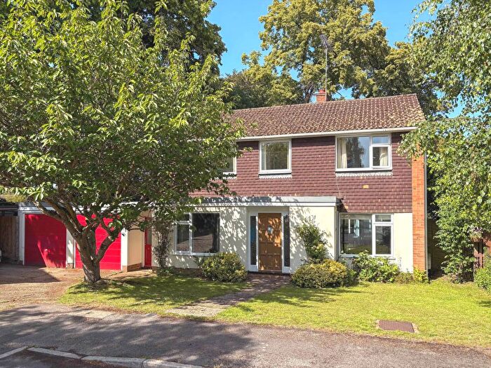 4 Bedroom Detached House For Sale In Red House Drive, Sonning Common, South Oxfordshire, RG4