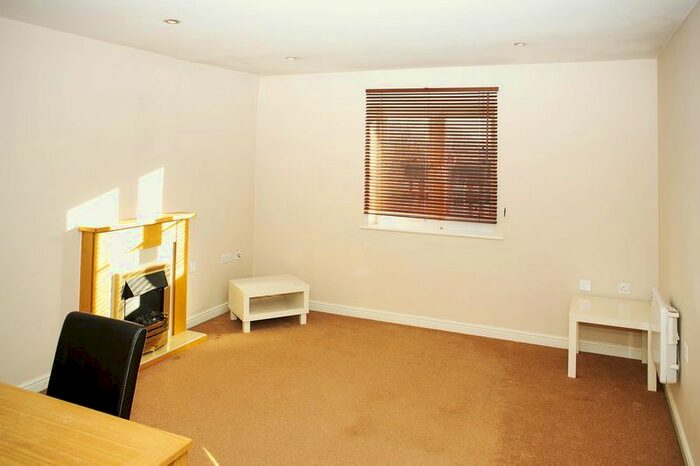 2 Bedroom Flat To Rent In Firbank Close, Ashton-Under-Lyne OL7