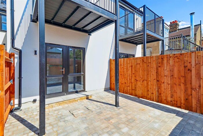 2 Bedroom Flat To Rent In London Road, Southend-On-Sea, SS1