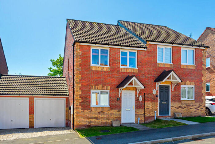 3 Bedroom Semi-Detached House For Sale In Calders Crescent, Parson Green, Sheffield, S5