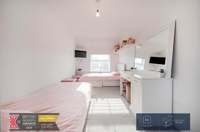 3 Bedroom End Of Terrace House For Sale In Chapman Way, Eynesbury, St. Neots, PE19