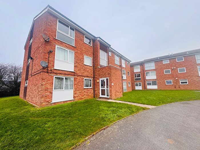 2 Bedroom Flat To Rent In Crocus Way, Chelmsford, CM1