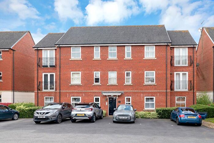 2 Bedroom Flat For Sale In Linnet Court, Uppingham, LE15