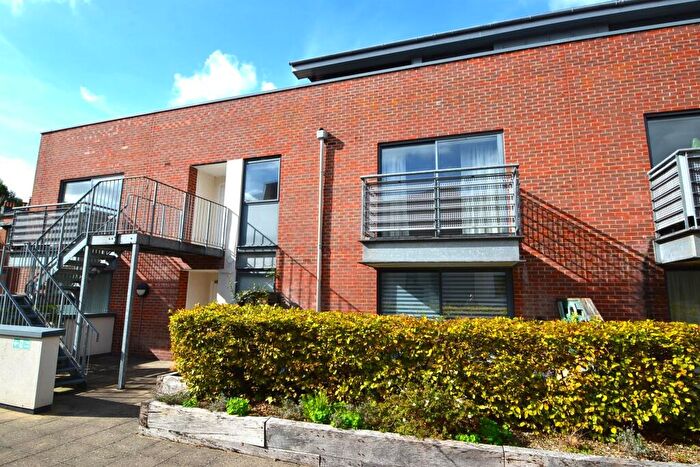 2 Bedroom Flat For Sale In Winchester, SO23