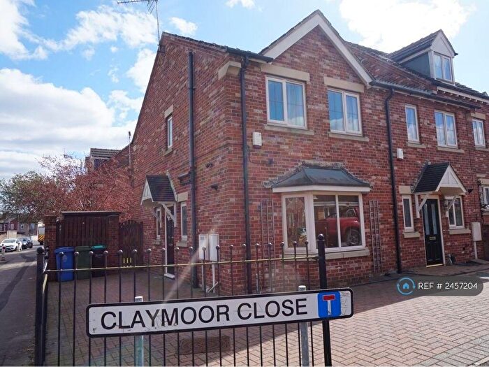 3 Bedroom End Of Terrace House To Rent In Claymoor Close, Mansfield, NG18