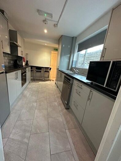 6 Bedroom End Of Terrace House To Rent In Kimbolton Avenue, Lenton, Nottingham, NG7