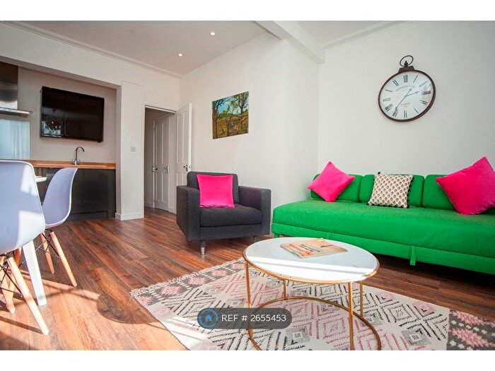 2 Bedroom Flat To Rent In St. Philips, Bristol, BS2