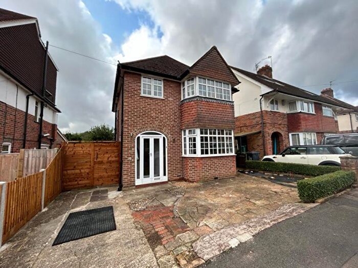 3 Bedroom Detached House To Rent In Hillview Crescent, Guildford, GU2
