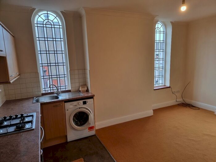 2 Bedroom Flat To Rent In Adelaide Street, Fleetwood, FY7