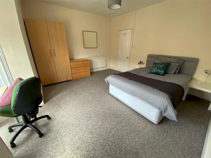 5 Bedroom House To Rent In Triangle North, Bath, Somerset, BA2