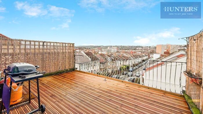 2 Bedroom Maisonette For Sale In Vicarage Road, Southville, BS3