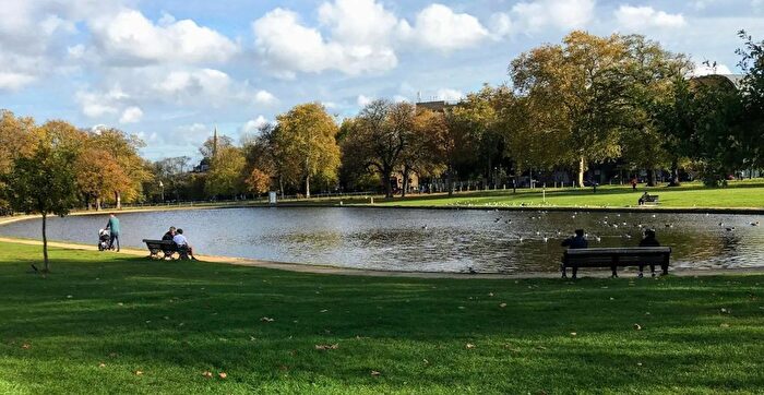 2 Bedroom Maisonette For Sale In Worsopp Drive, SW4