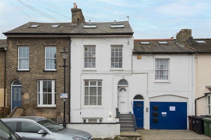 1 Bedroom Flat To Rent In Beulah Road, Walthamstow, London E17