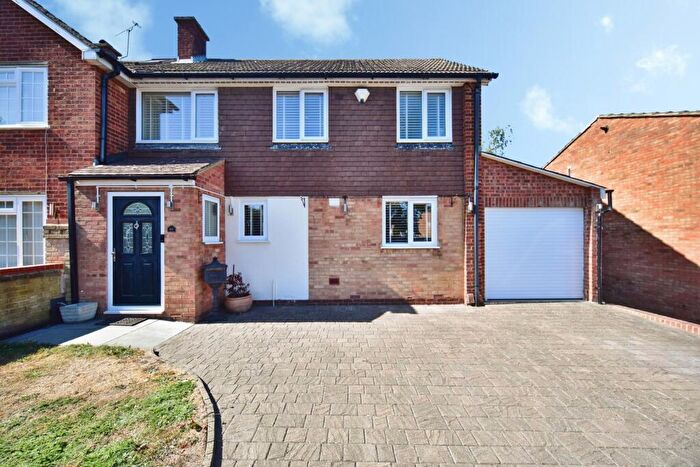 3 Bedroom Semi Detached House For Sale In Polhill Drive, Chatham, Kent, ME5