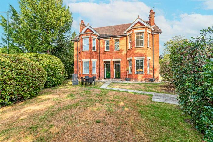 1 Bedroom Maisonette To Rent In The Pines, Upper Broadmoor Road, Crowthorne, RG45