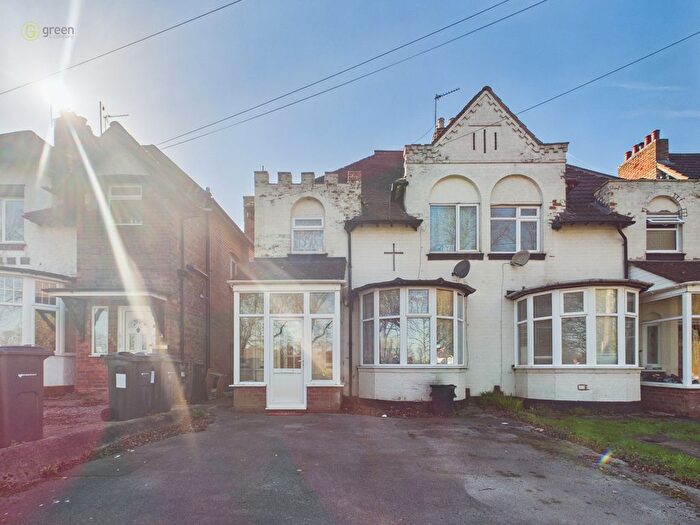 3 Bedroom Semi Detached House For Sale In Court Lane, Erdington, Birmingham, B23