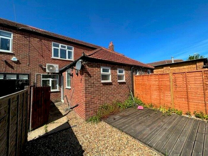 1 Bedroom Apartment To Rent In South Parade, Salisbury Road, Totton, Southampton, SO40