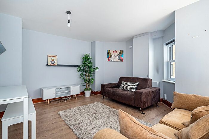 2 Bedroom Flat For Sale In Gordon Road, Ealing, W5