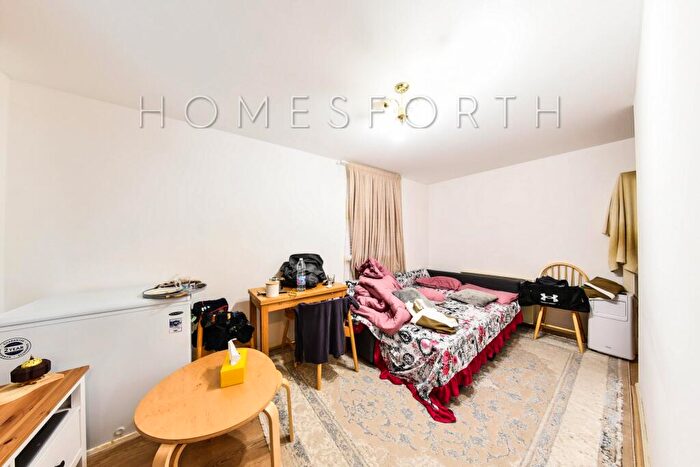 1 Bedroom Flat For Sale In Draycott Close, Cricklewood, NW2