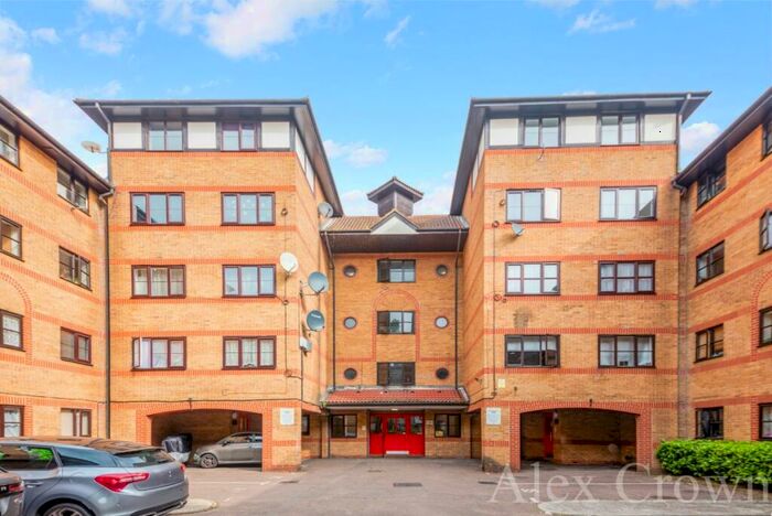 1 Bedroom Flat To Rent In Somerset Gardens, Creighton Road, Tottenham, N17