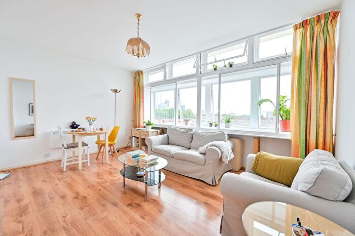 2 Bedroom Flat For Sale In Newington Causeway, Elephant And Castle, SE1
