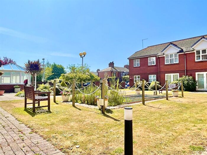 1 Bedroom Apartment For Sale In Retirement Home, Weymouth, DT4