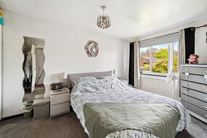 3 Bedroom Terraced House For Sale In Redwood, Sale, M33