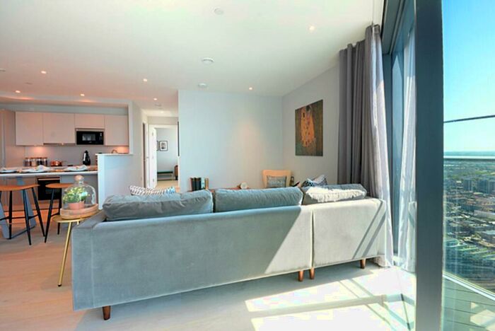 2 Bedroom Flat To Rent In Churchyard Row, Elephant And Castle, London, SE11