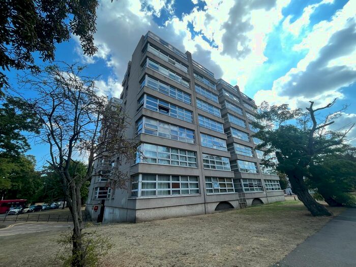 2 Bedroom Flat To Rent In Westcombe Park Road, Blackheath, SE3