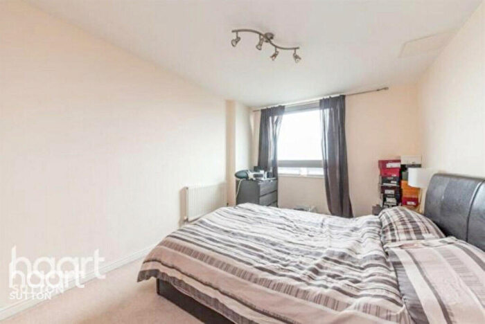 1 Bedroom Apartment For Sale In Throwley Way, Sutton, SM1