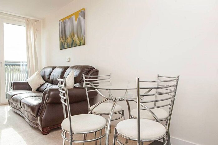 1 Bedroom Flat For Sale In Grosvenor Waterside, Pimlico, London, SW1W