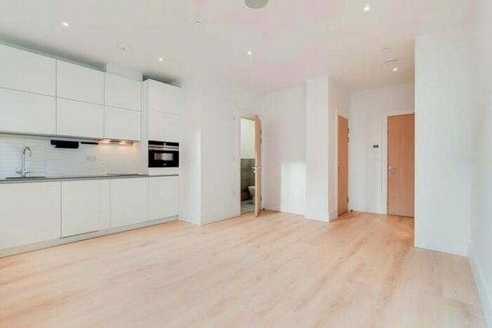 Studio To Rent In Becketts House, Ilford Hill, IG1