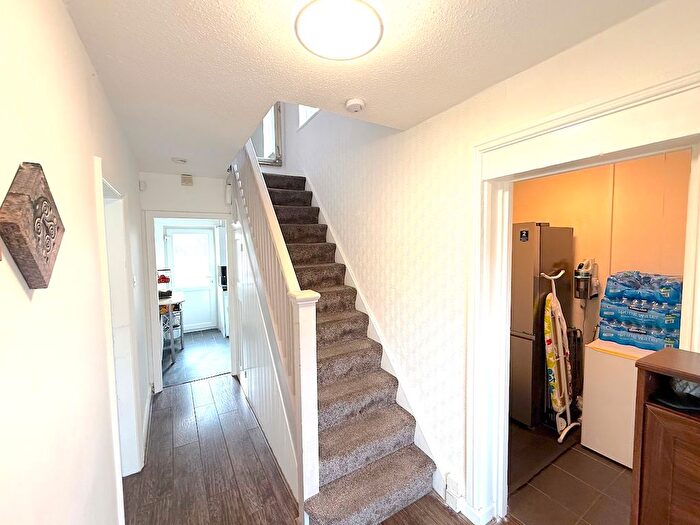 Semi-detached House For Sale In Haunch Lane, Birmingham, West Midlands, B13