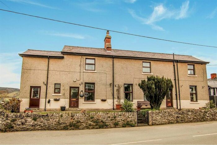 3 Bedroom Detached House For Sale In Llansilin, Oswestry, SY10