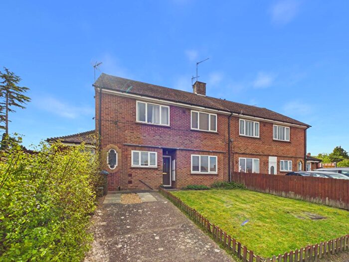 2 Bedroom Maisonette For Sale In Hampden Road, Wendover, HP22