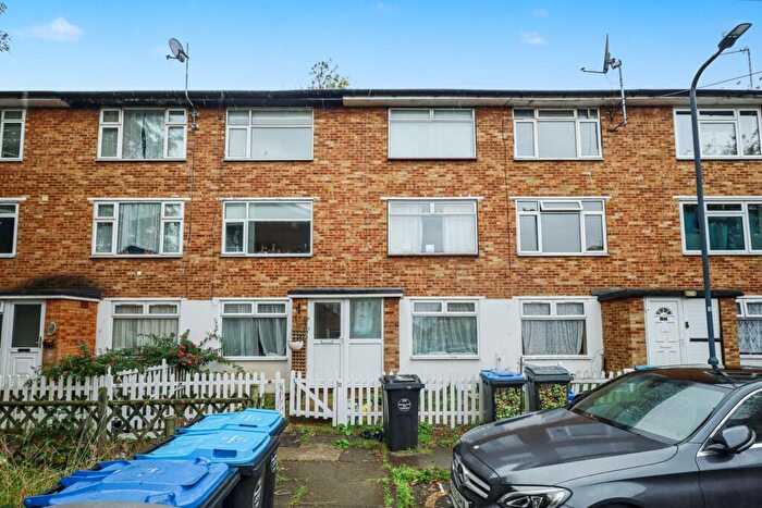 1 Bedroom Flat For Sale In Langdon Court, Harlesden, London, NW10