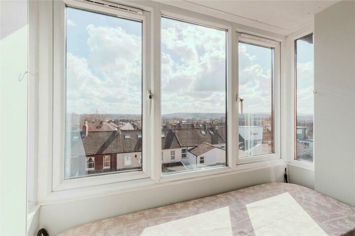 1 Bedroom Apartment To Rent In Victoria Avenue, Bristol, BS5