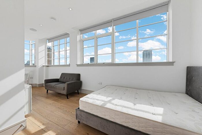 Apartment To Rent In Philpot Street, London, E1